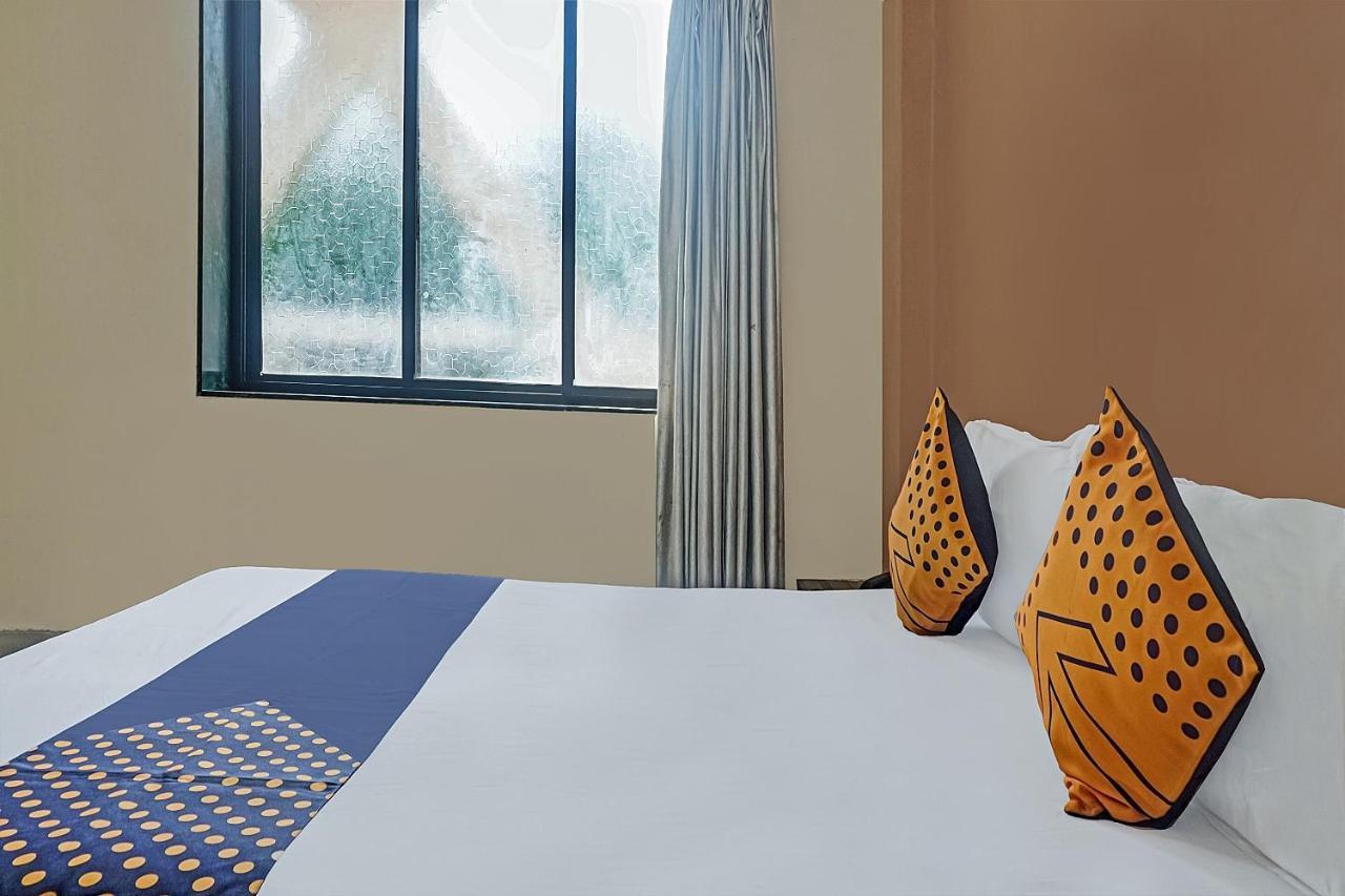 Oyo Flagship 75444 Hotel Kinara Lodging & Boarding Mangvadi Экстерьер фото