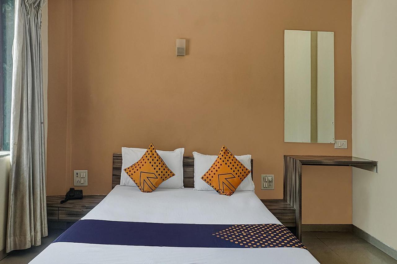 Oyo Flagship 75444 Hotel Kinara Lodging & Boarding Mangvadi Экстерьер фото